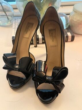 Valentino Garavani Black Patent Leather Bow Peep-Toe Heels